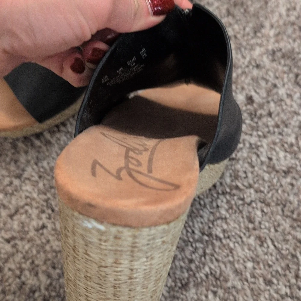 Zodiac 100% Leather Black Wedge Sandals - Picture 3 of 9